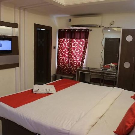 Padmavathi Family Guest House فيساخاباتنام المظهر الخارجي الصورة