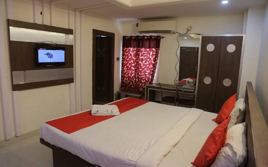 Padmavathi Family Guest House فيساخاباتنام المظهر الخارجي الصورة