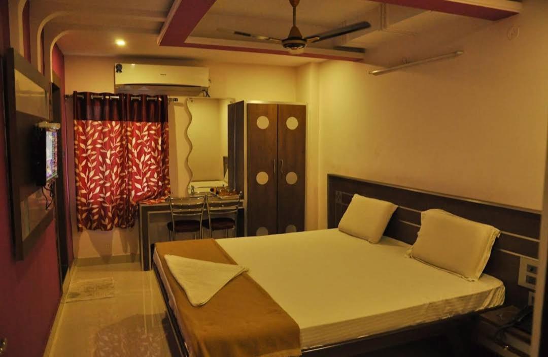 Padmavathi Family Guest House فيساخاباتنام المظهر الخارجي الصورة